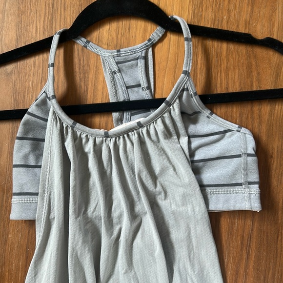 Lululemon No Limits Grey Gray Striped Bra Tank Size 4 EUC - Picture 2 of 5